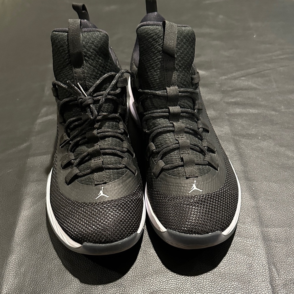 Jordan basketball shoes size 9.5